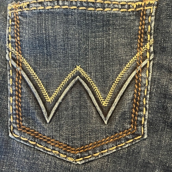 Ladies new wrangler jeans size 9/10 X 34 - Picture 6 of 8